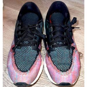 Nike Women’s Odyssey React Size 7.5